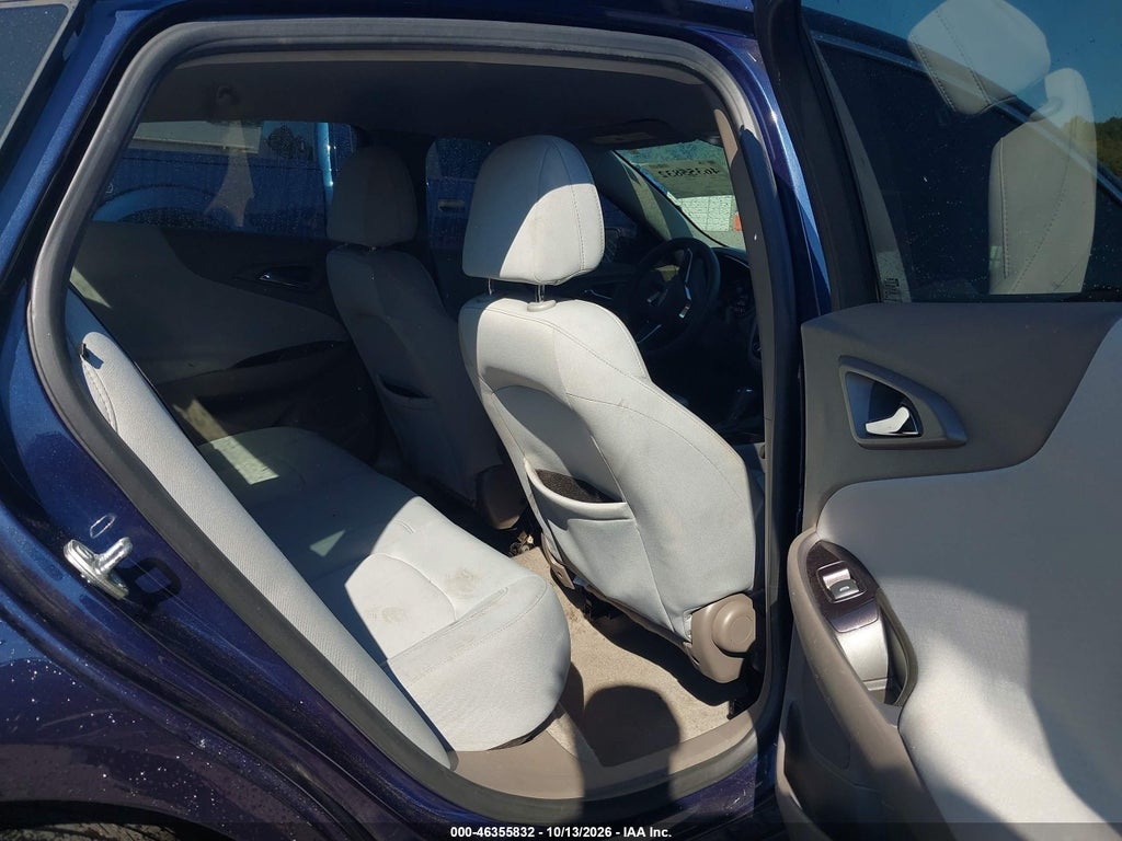 2016 Chevrolet Malibu LS photo 8