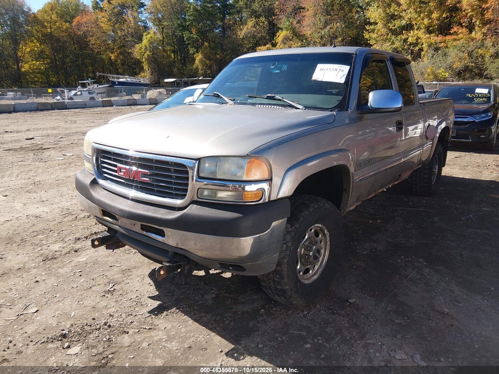 2002 GMC Sierra 2500HD SLE photo 2