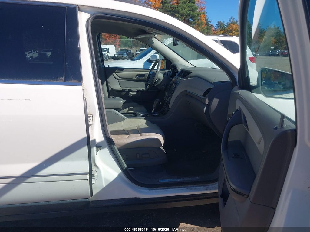 2015 Chevrolet Traverse LTZ photo 5