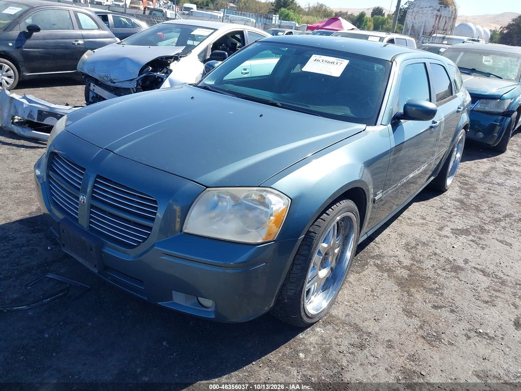 2005 Dodge Magnum RT photo 2