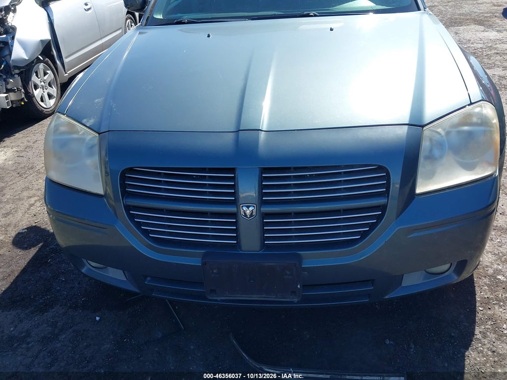 2005 Dodge Magnum RT photo 6