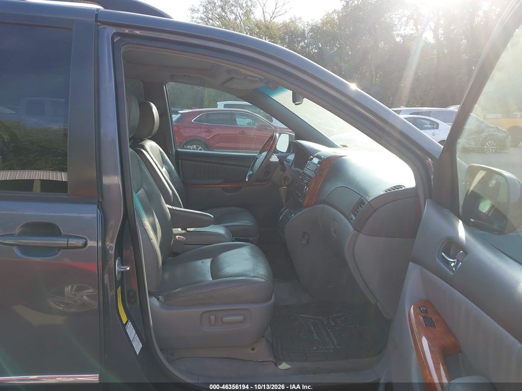 2009 Toyota Sienna Limited photo 5