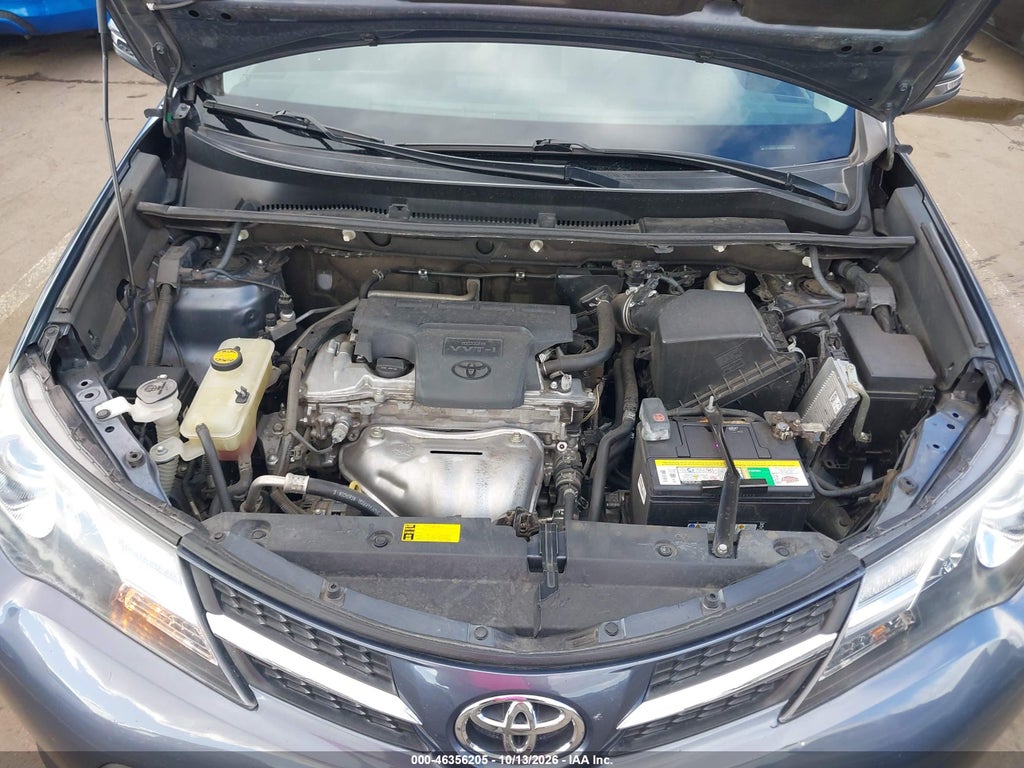 2013 Toyota RAV4 LE photo 10