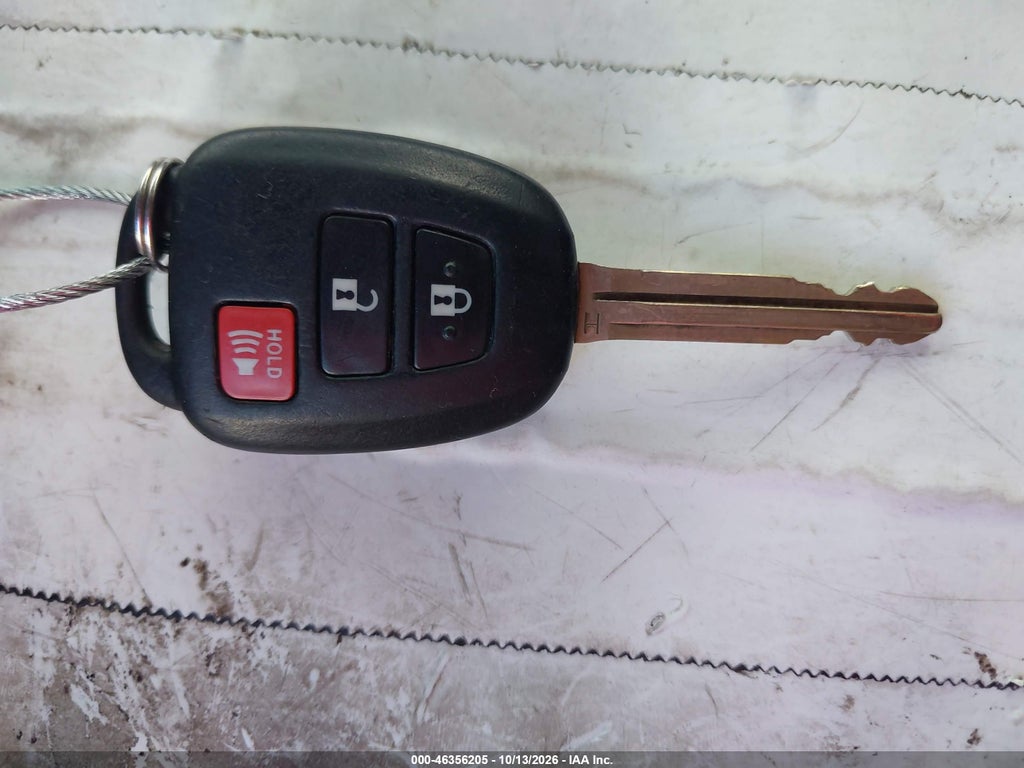 2013 Toyota RAV4 LE photo 11