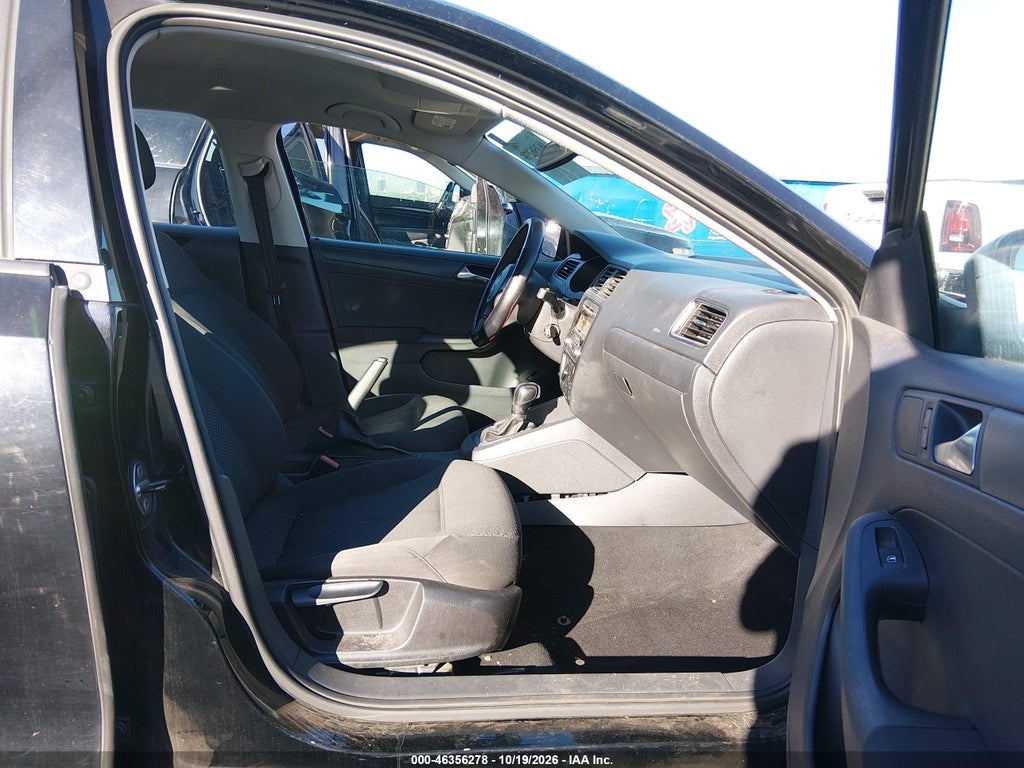 2011 Volkswagen Jetta 2.0L S photo 5