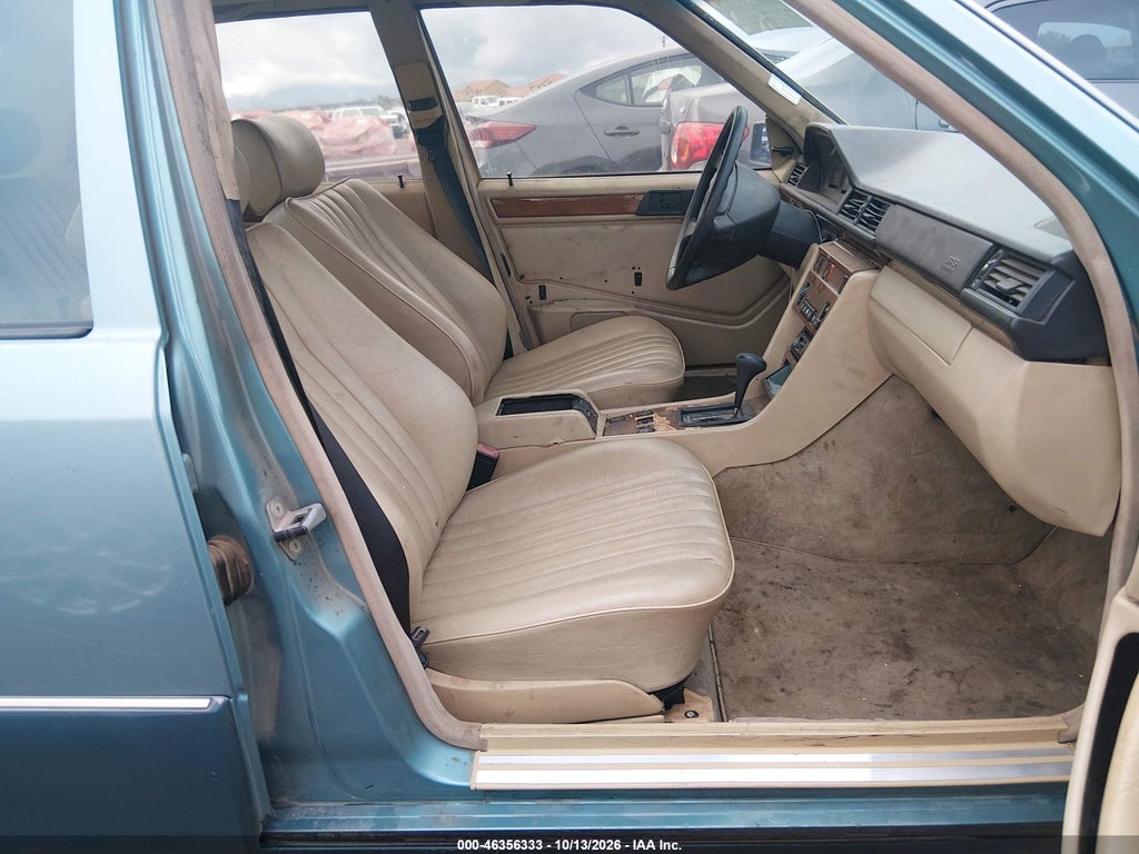 1992 Mercedes-Benz 300 D photo 5
