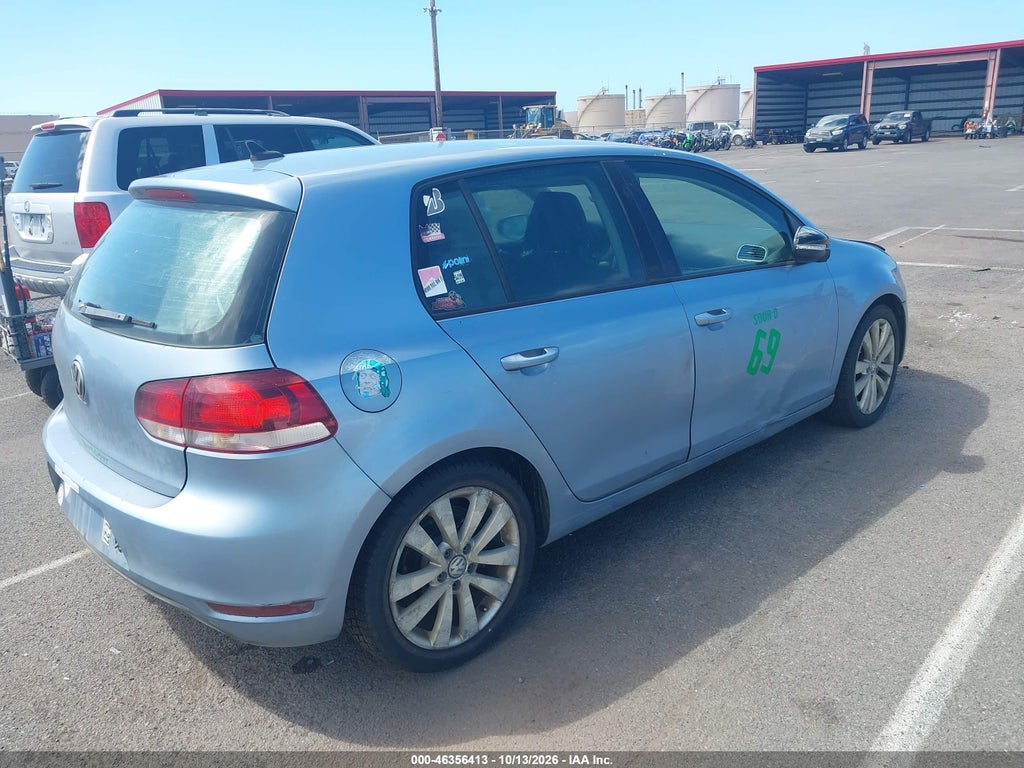 2012 Volkswagen Golf TDI 4-Door photo 4