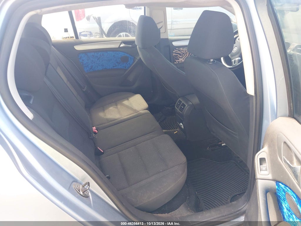 2012 Volkswagen Golf TDI 4-Door photo 8