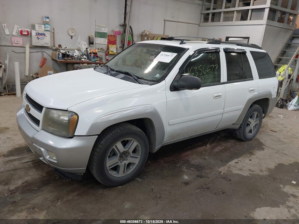 2007 Chevrolet Trailblazer LT photo 2