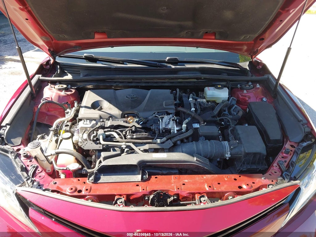 2020 Toyota Camry Hybrid XLE photo 10