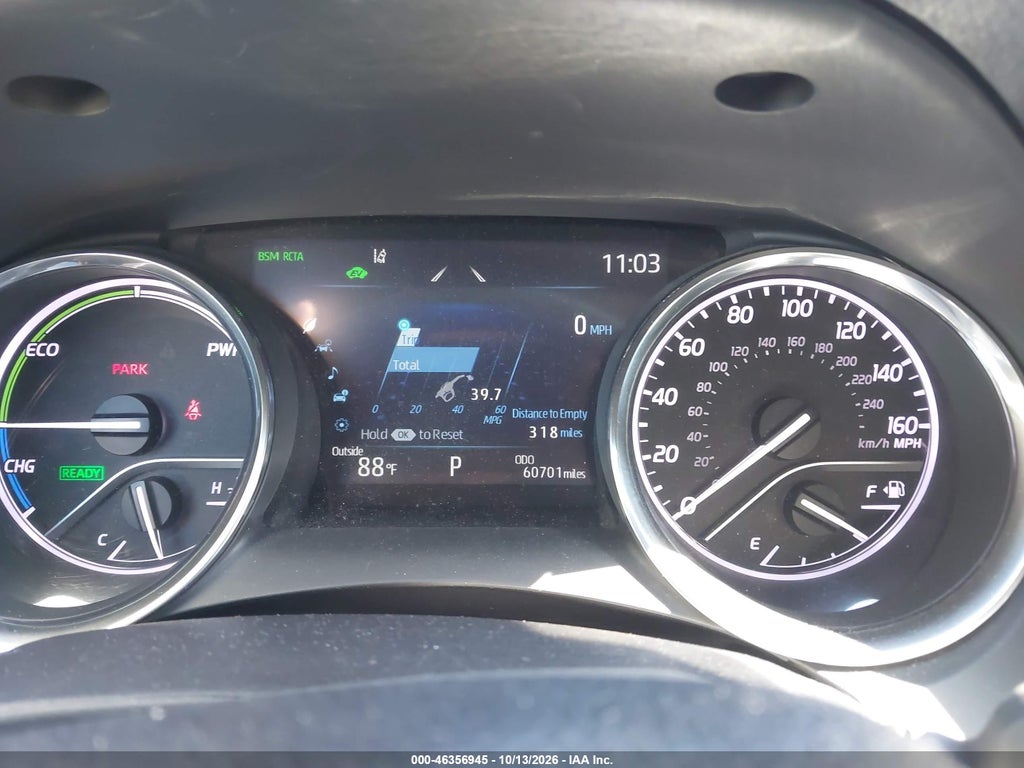 2020 Toyota Camry Hybrid XLE photo 7