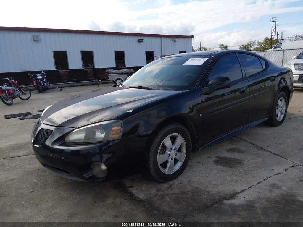 2007 Pontiac Grand Prix photo 2