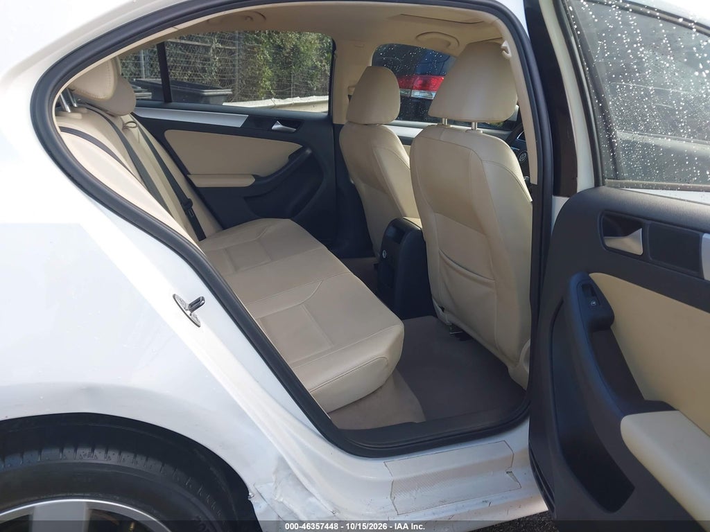 2012 Volkswagen Jetta 2.0L TDI photo 8