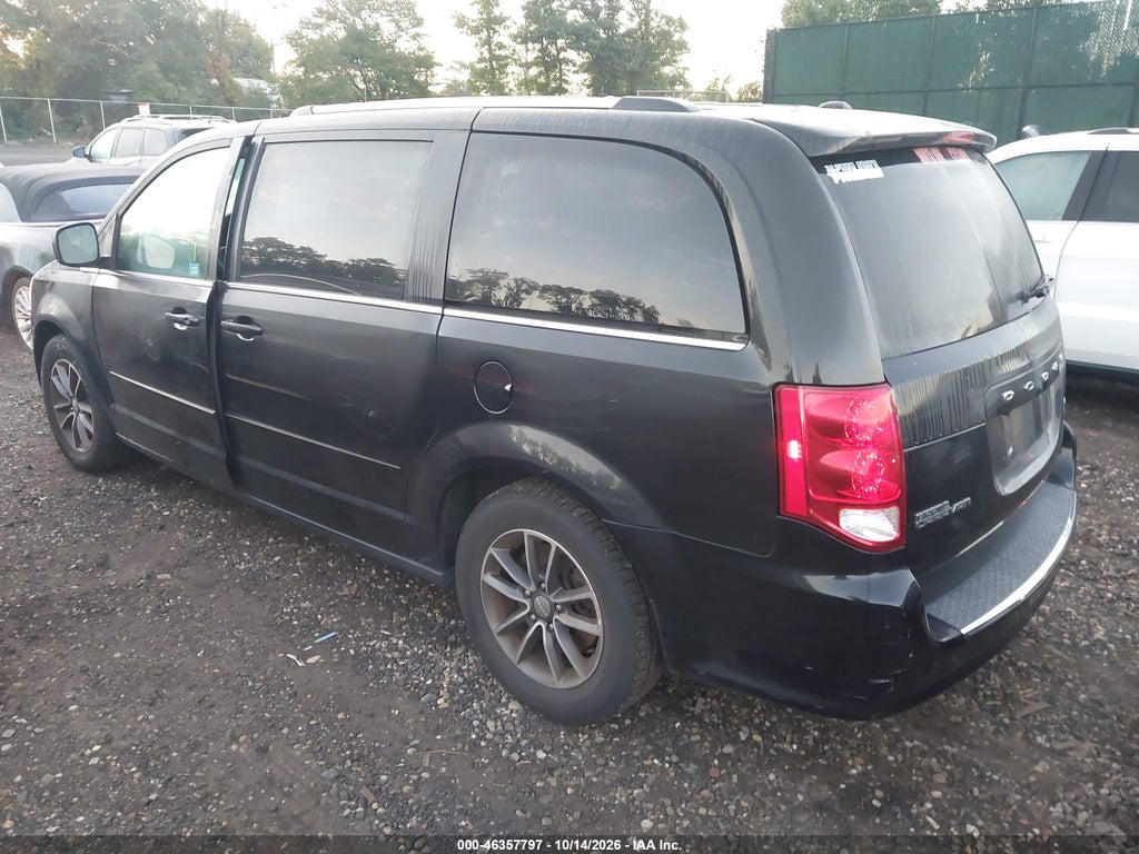 2017 Dodge Grand Caravan SXT photo 3