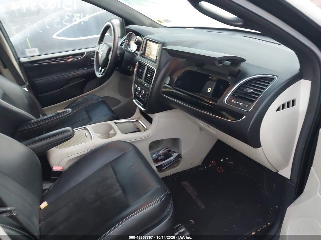 2017 Dodge Grand Caravan SXT photo 5