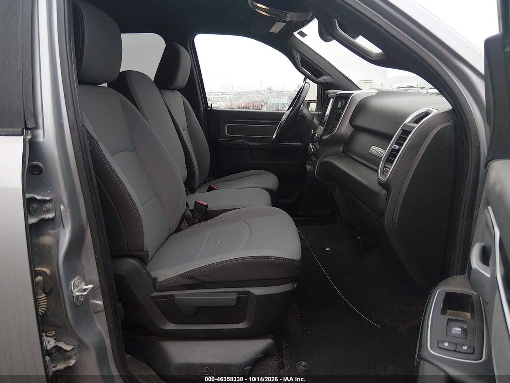 2023 Ram 2500 BIG Horn 4X4 8' Box photo 5