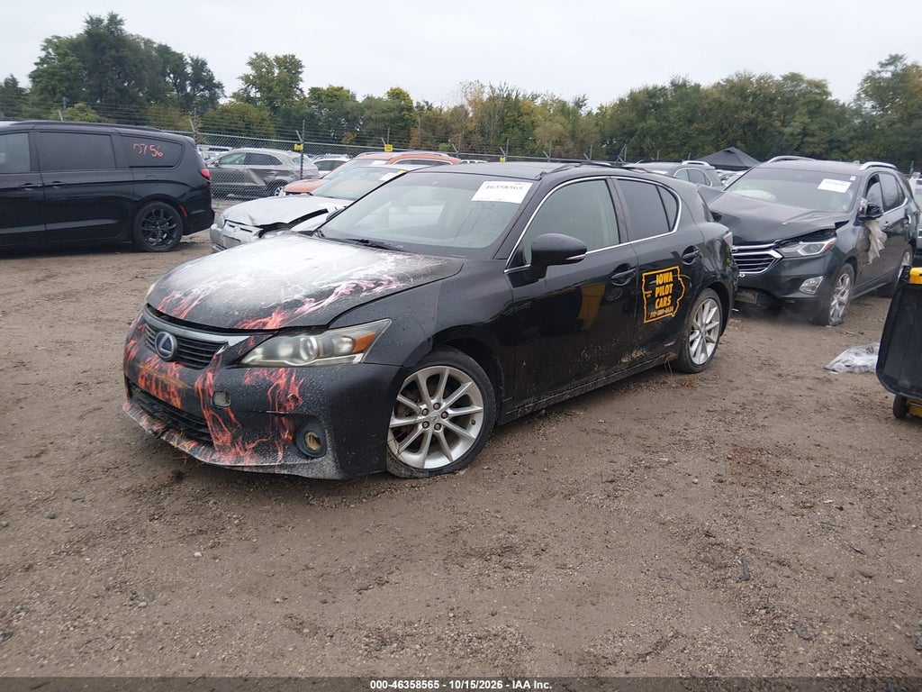 2013 Lexus CT 200H photo 2