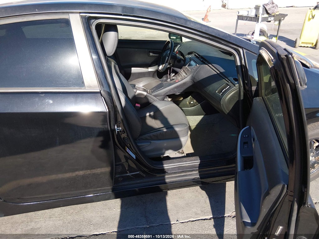 2012 Toyota Prius Four photo 5