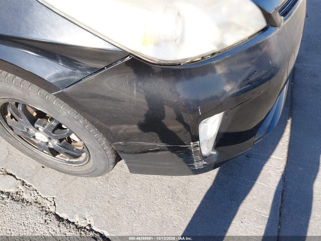 2012 Toyota Prius Four photo 6