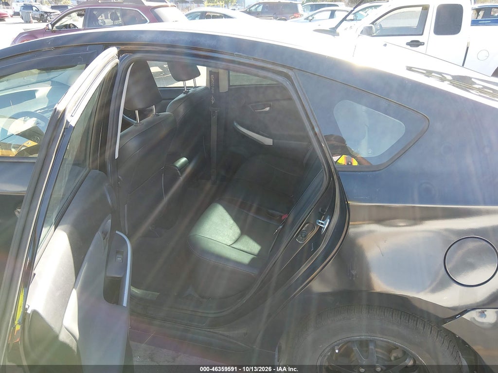 2012 Toyota Prius Four photo 8