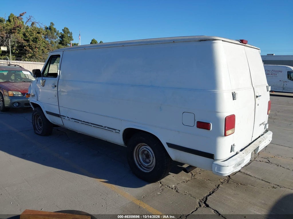 1995 Chevrolet G20 photo 3