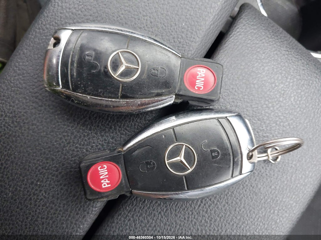 2010 Mercedes-Benz GLK 350 photo 11