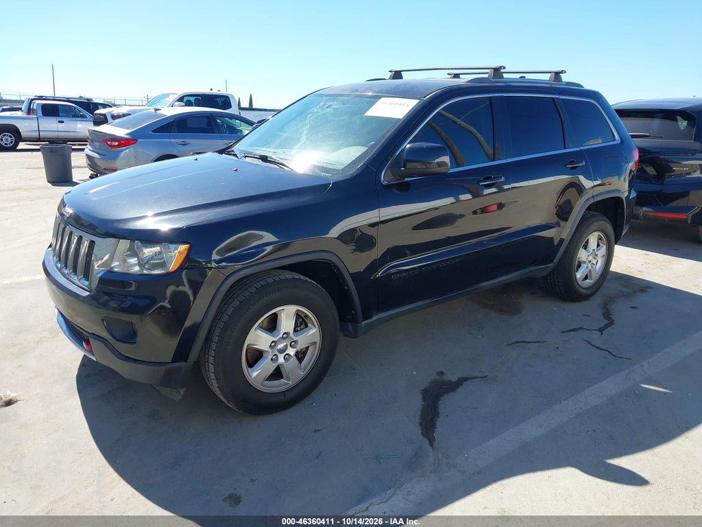 2013 Jeep Grand Cherokee Laredo photo 2