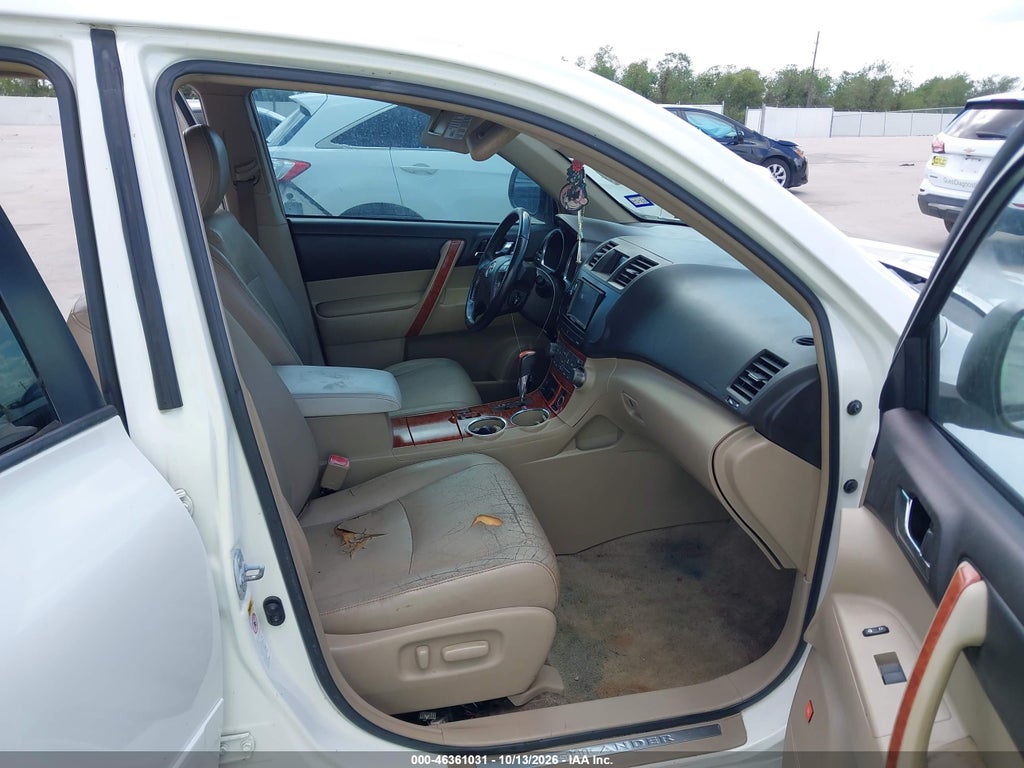2010 Toyota Highlander Limited V6 photo 5