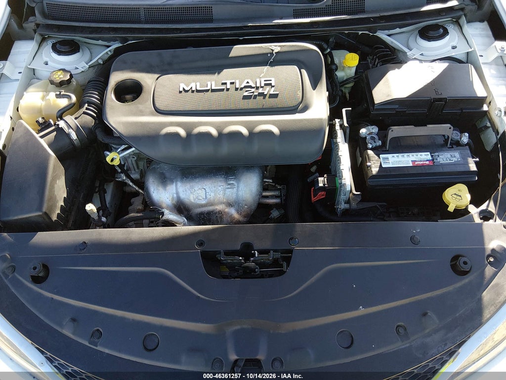 2015 Chrysler 200 Limited photo 10