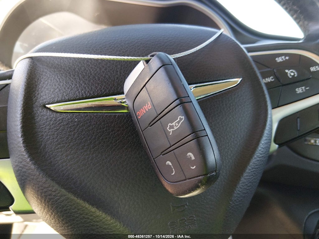 2015 Chrysler 200 Limited photo 11