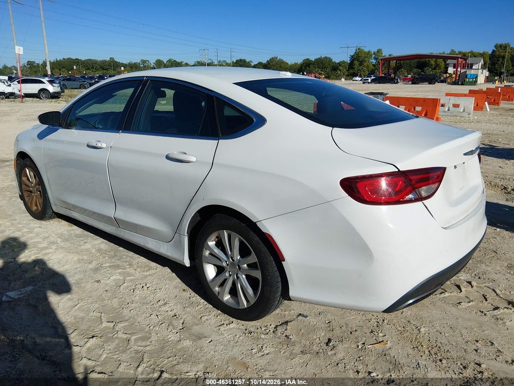 2015 Chrysler 200 Limited photo 3