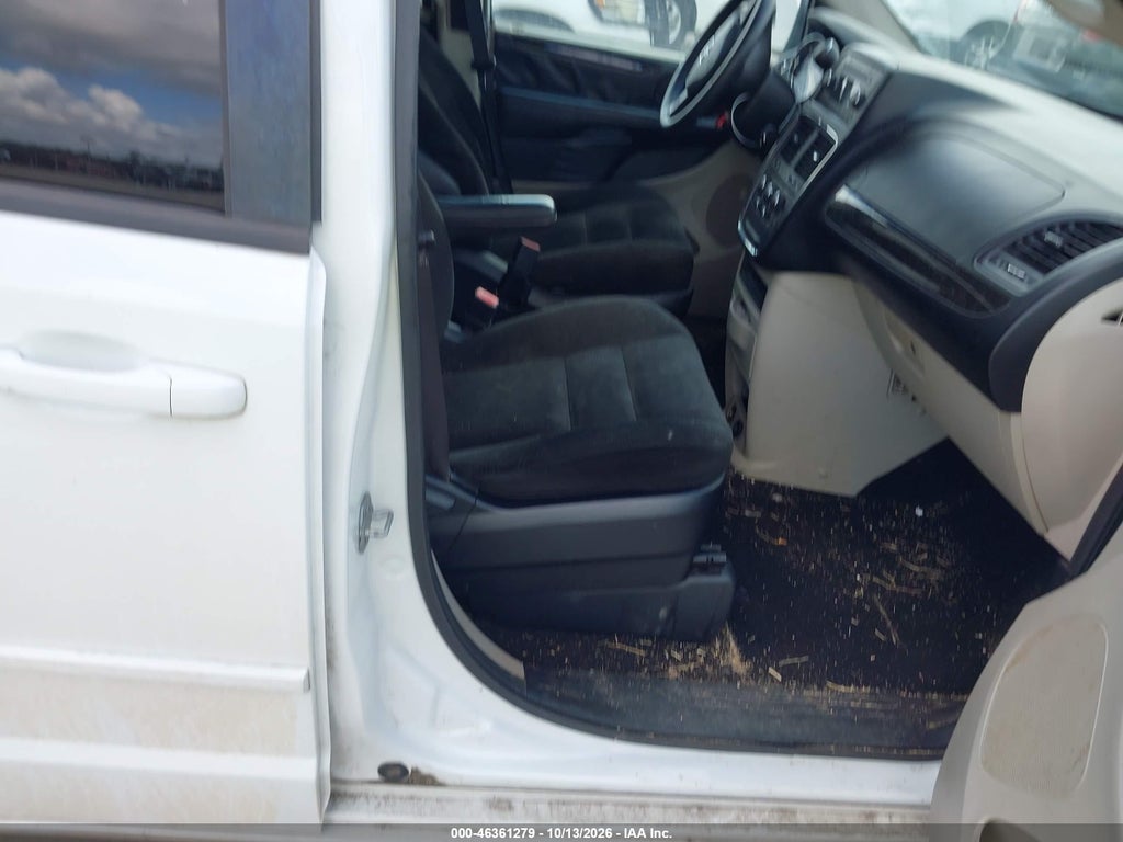 2016 Dodge Grand Caravan SE photo 5