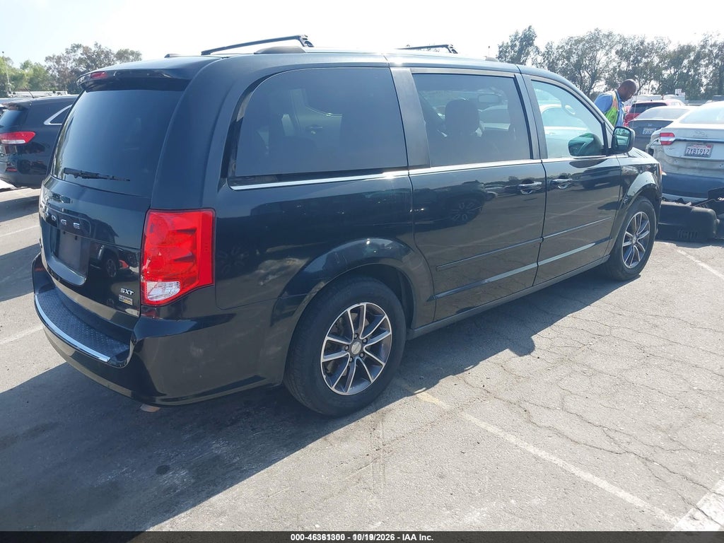 2017 Dodge Grand Caravan SXT photo 4