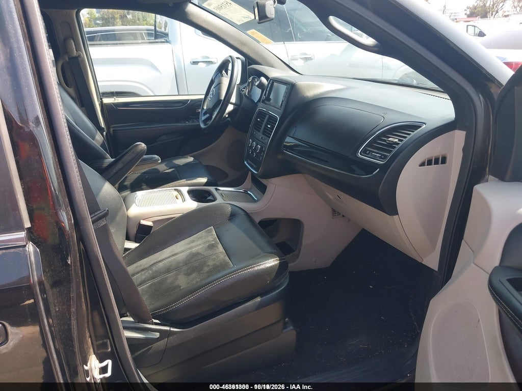 2017 Dodge Grand Caravan SXT photo 5