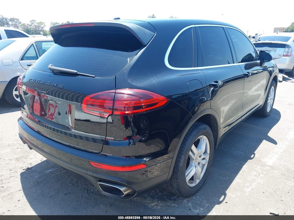 2016 Porsche Cayenne photo 4