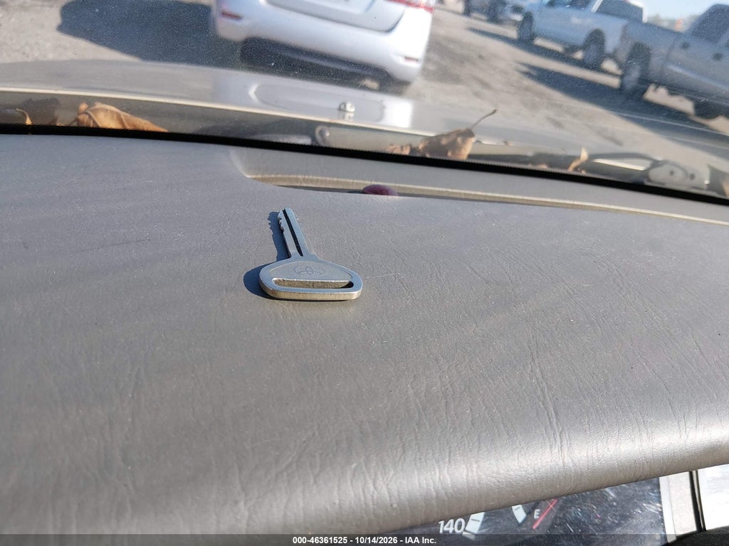 2002 Toyota Avalon XL photo 11