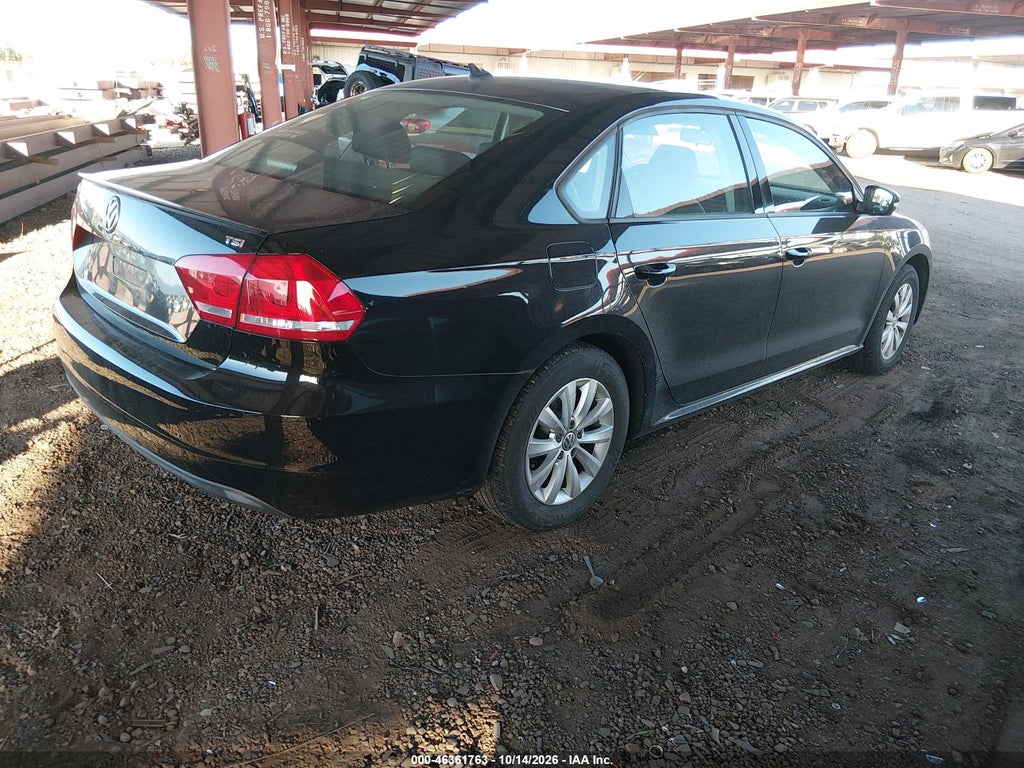 2014 Volkswagen Passat 1.8T Wolfsburg Edition photo 4