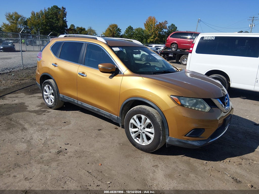 2015 Nissan Rogue SV photo 1