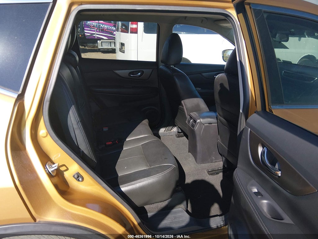 2015 Nissan Rogue SV photo 8