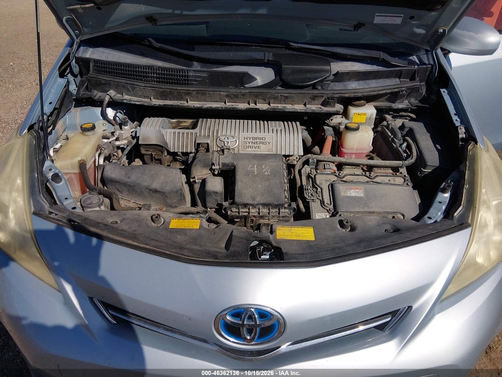 2013 Toyota Prius V Three photo 10