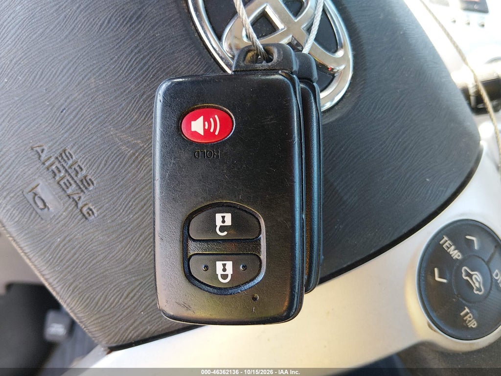 2013 Toyota Prius V Three photo 11