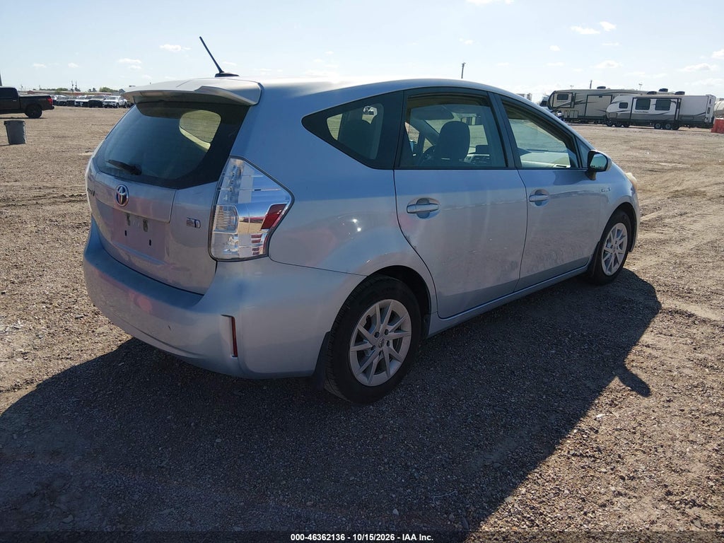 2013 Toyota Prius V Three photo 4