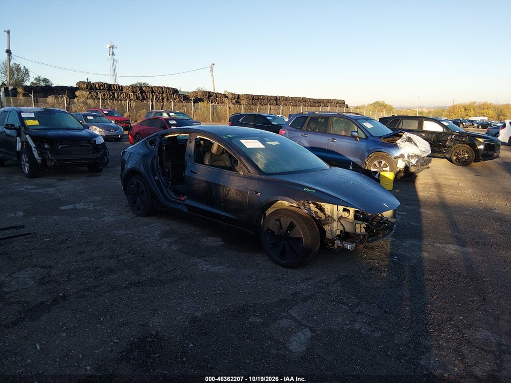 TESLA MODEL 3 2025