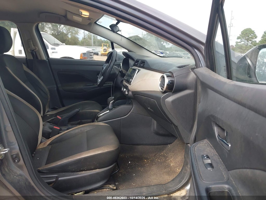 2021 Nissan Versa SV Xtronic CVT photo 5