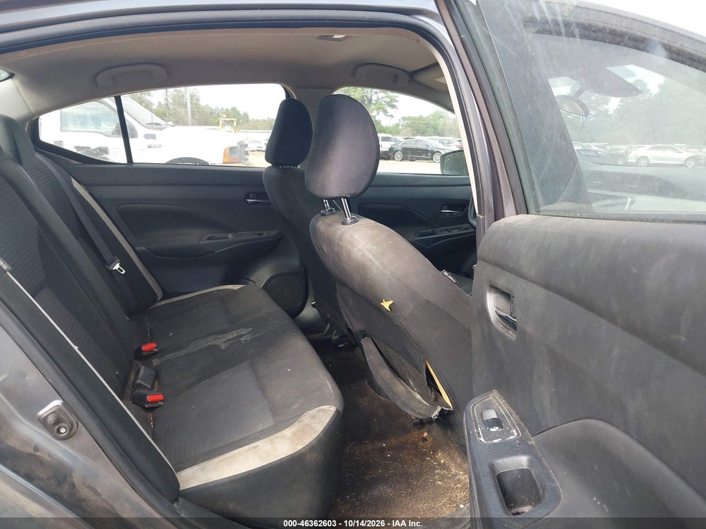 2021 Nissan Versa SV Xtronic CVT photo 8