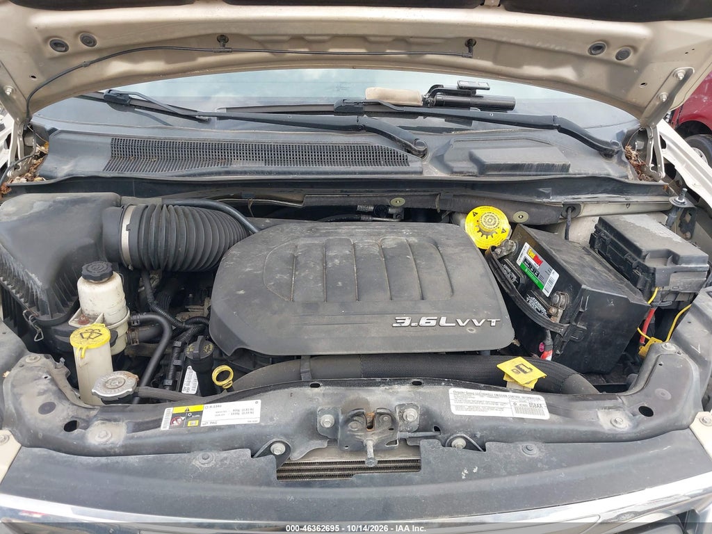 2014 Chrysler Town & Country Touring-L photo 10
