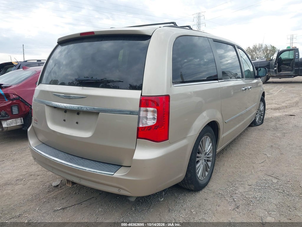 2014 Chrysler Town & Country Touring-L photo 4