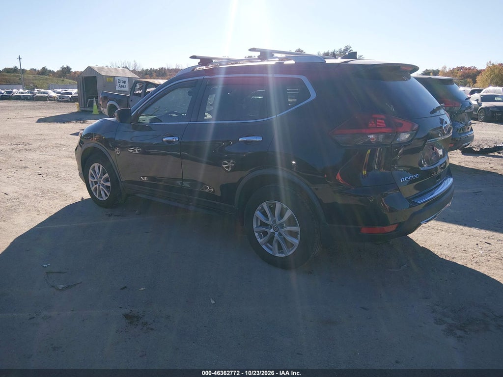 2018 Nissan Rogue SV photo 3