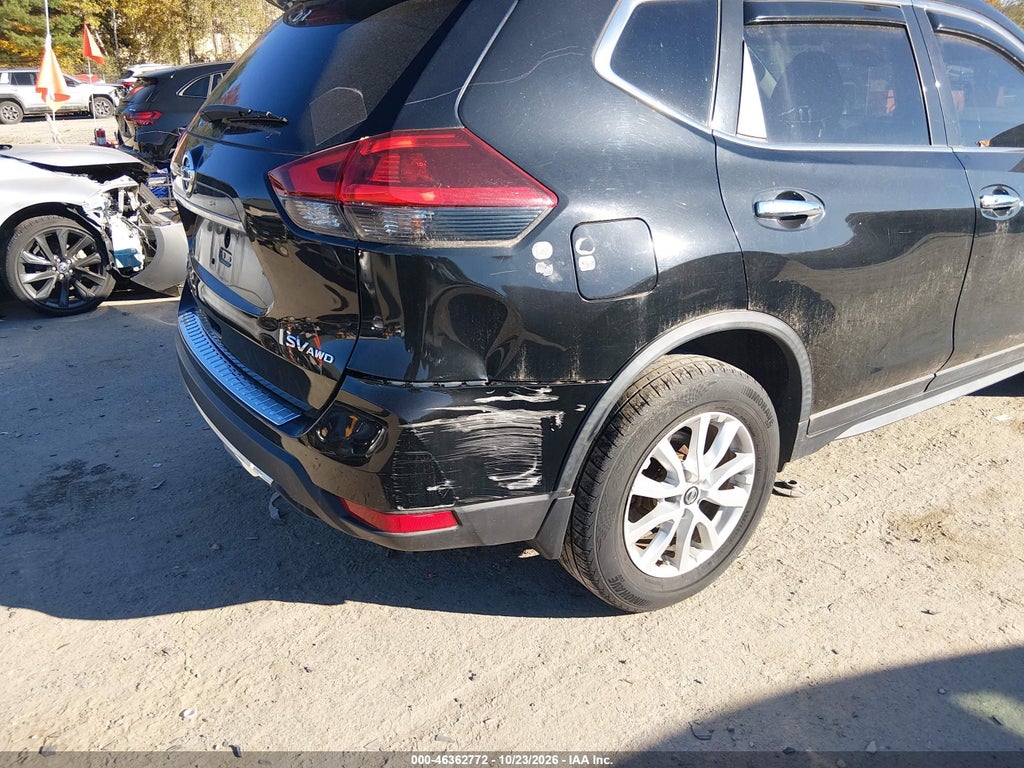 2018 Nissan Rogue SV photo 6
