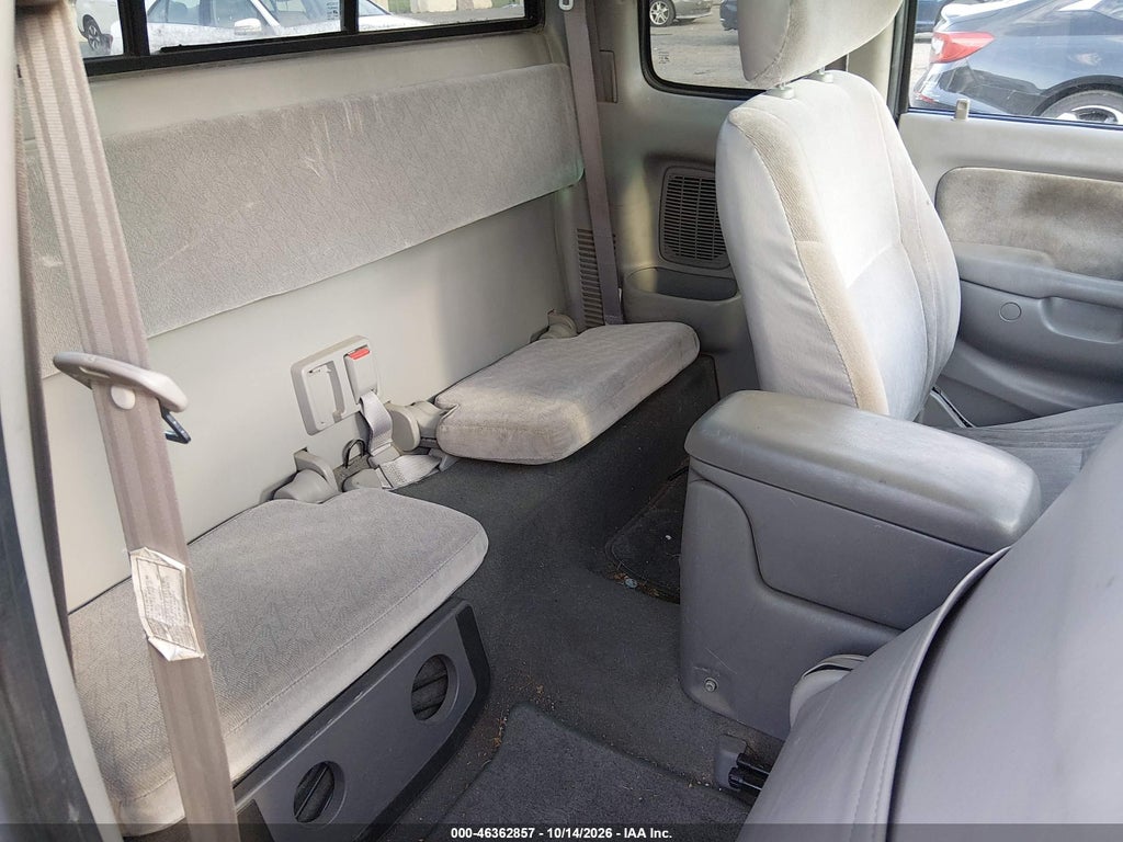 2002 Toyota Tacoma Base V6 photo 8